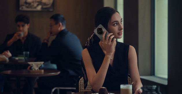 Huawei Mate 70 Air with AI Two-Way Call Noise Cancellation.