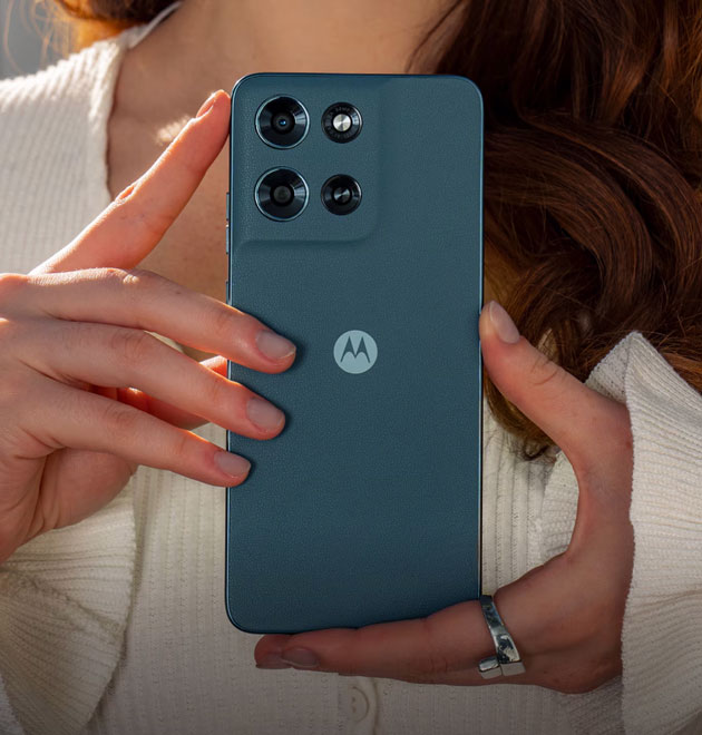 Motorola Moto G Play 2026 Color PANTONE Tapestry.