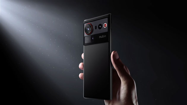nubia Z80 Ultra supports 5G connectivity and offers a practical Dual SIM setup.