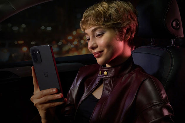 OnePlus 15R Display Brightness and Eye Care