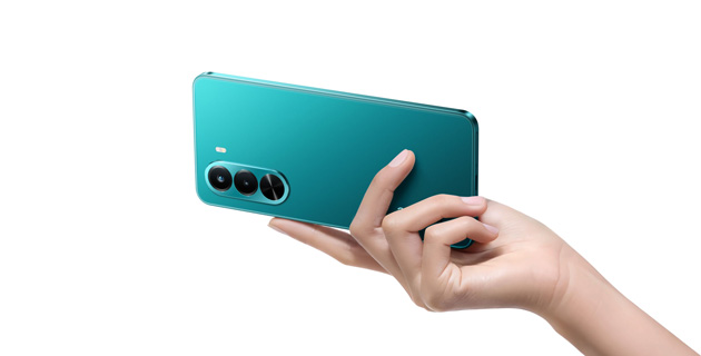 Realme P4x is 8.39mm thick and weighs 208g.