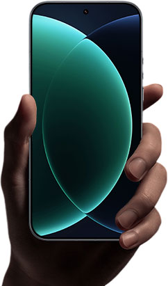 Xiaomi 17 Ultra 6.9-inch AMOLED screen with 2608×1200 resolution and 416 PPI.