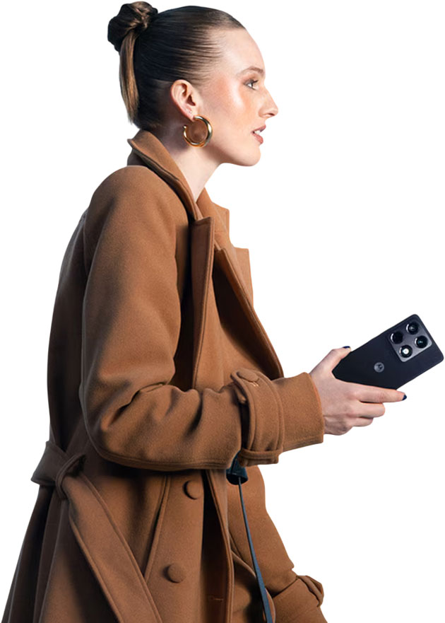 Motorola Signature Carbon in hand Motorola Signature Carbon in hand