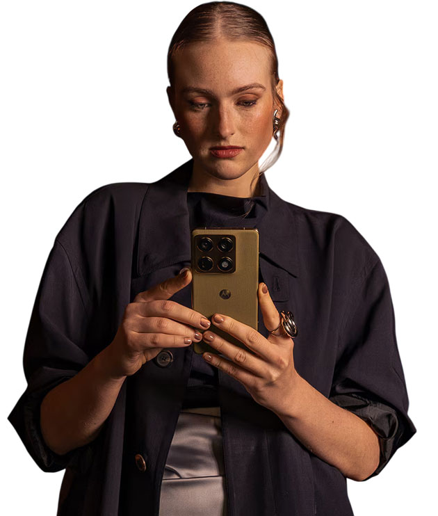 Motorola Signature Martini Olive in hand Motorola Signature Martini Olive in hand