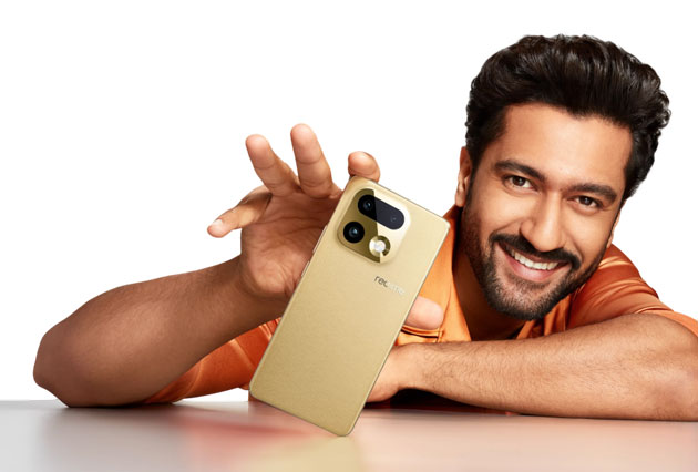 Realme 16 Pro+ in Vicky Kaushal's hands