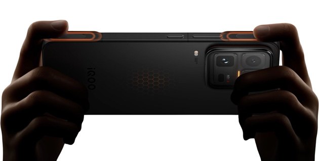 Close-up of the iQOO 15 Ultra smartphone edge showing the integrated, touch-sensitive shoulder triggers designed for mobile gaming.