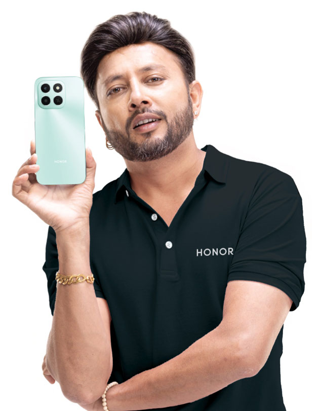 Honor X6c Ocean Cyan in hand