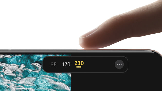 Physical button on the right frame of the vivo X200 Ultra for camera Physical button on the right frame of the vivo X200 Ultra for camera