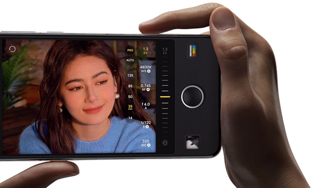 Physical button on the right frame of the vivo X200 Ultra for the camera Physical button on the right frame of the vivo X200 Ultra for the camera