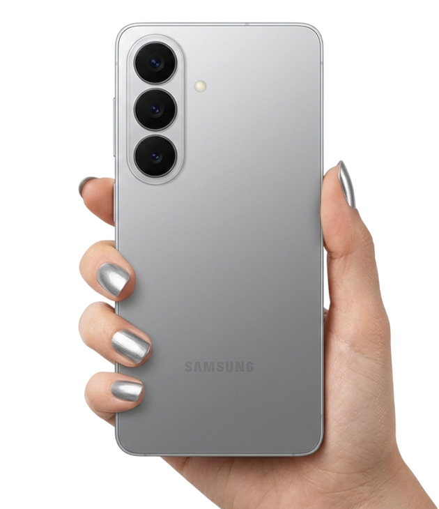 Samsung Galaxy S26 Silver Shadow in hand