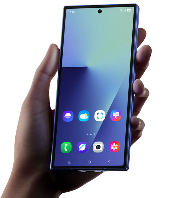 Samsung Galaxy Z Fold 7 Blue Shadow in hand Samsung Galaxy Z Fold 7 Blue Shadow in hand