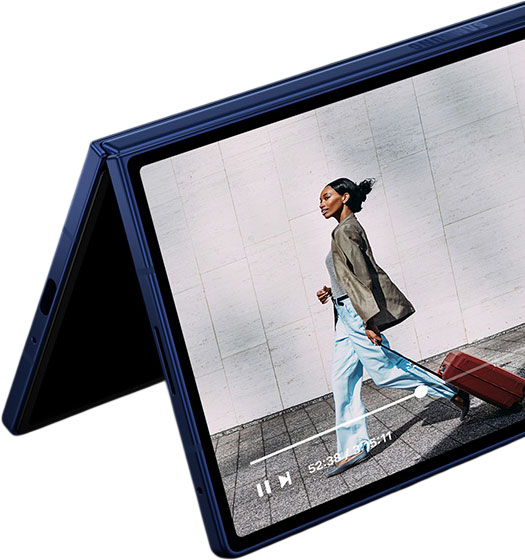 Video display on Samsung Galaxy Z Fold 7 cover screen Video display on Samsung Galaxy Z Fold 7 cover screen