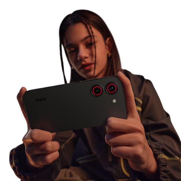 Poco X8 Pro Black in hand Poco X8 Pro Black in hand
