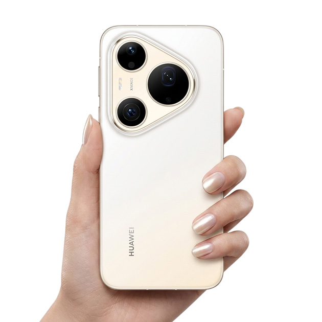 Huawei Pura 90 Pro Max Dawn Gold in hand Huawei Pura 90 Pro Max Dawn Gold in hand