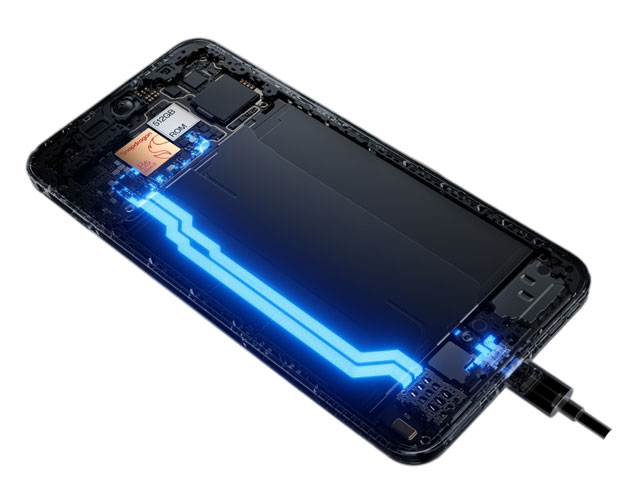 OnePlus Nord 5s internal view showing the fast charging technologys blue circuit and the devices battery section OnePlus Nord 5’s internal view, showing the fast charging technology’s blue circuit and the device’s battery section.