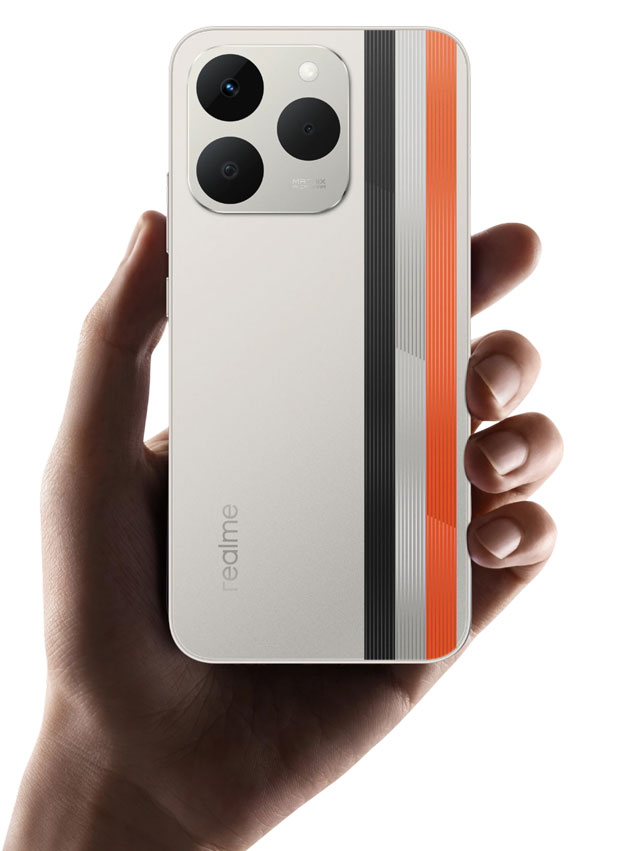 Realme Narzo 90 Victory Gold in hand