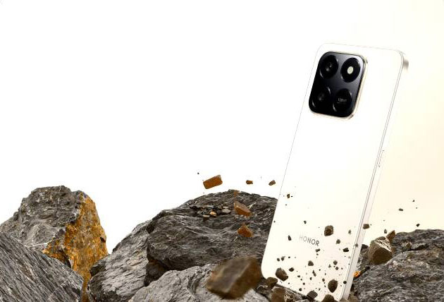 The Honor X7d showing it’s got a rugged design in an environment with scattered rocks