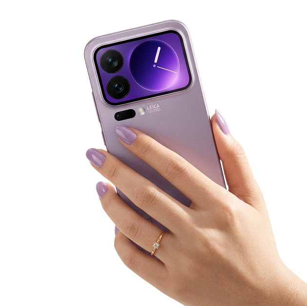 Xiaomi 17 Pro Purple in hand