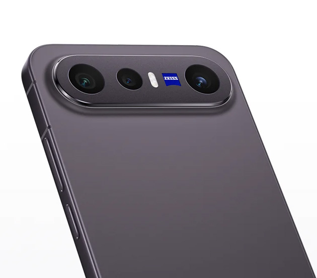 Close-up rear view of the vivo X300 FE in Noir Black, highlighting its horizontal camera bar with three lenses, a flash, and the ZEISS logo.