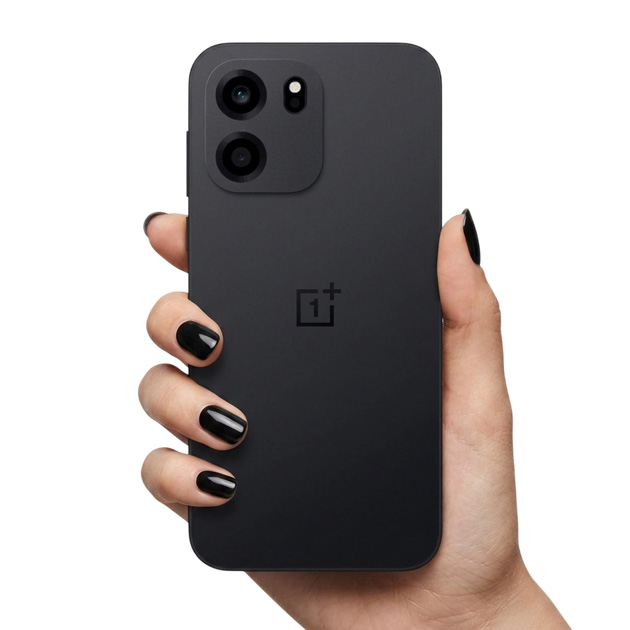 OnePlus Nord CE6 Pitch Black in hand