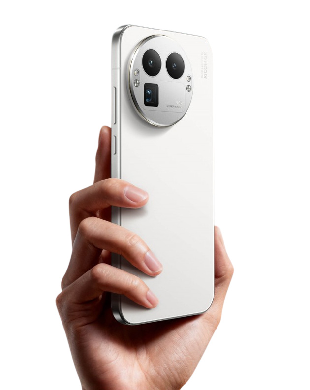 Realme GT 8 Pro Diary White in hand, showing off the design of the back of the phone