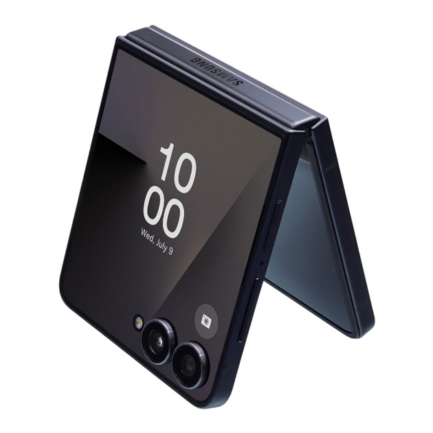 Samsung Galaxy Z Flip 7 Jet Black in half folded positions Samsung Galaxy Z Flip 7 Jet Black in half-folded positions.