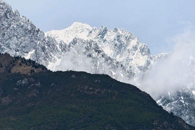 Snowy mountains captured with OPPO Find X9 Ultra camera at 460mm focal length