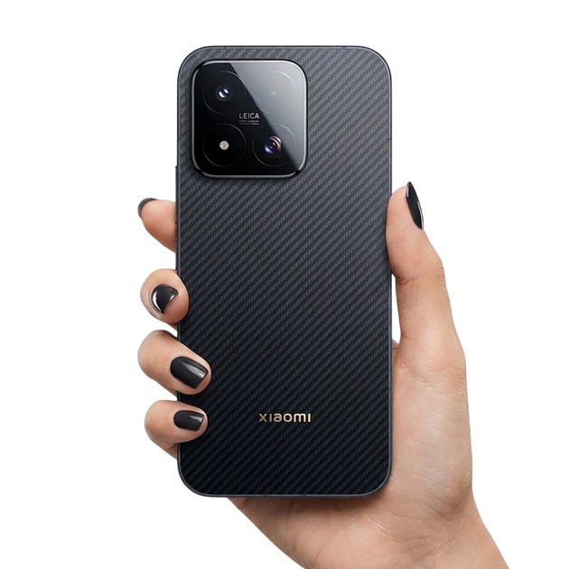 Xiaomi 17 Max Black in hand Xiaomi 17 Max Black in hand