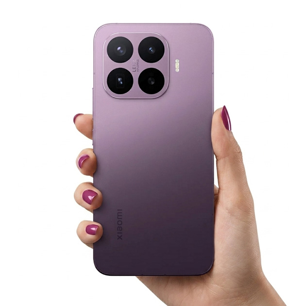 Xiaomi 17T Pro Deep Violet in hand