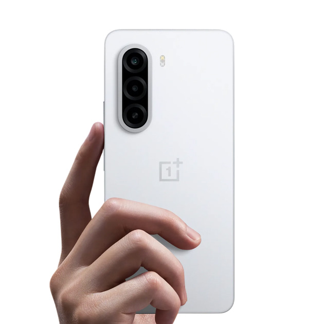 OnePlus Turbo 6X White in hand