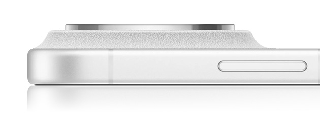 Side view of the Huawei Nova 16 Ultr White